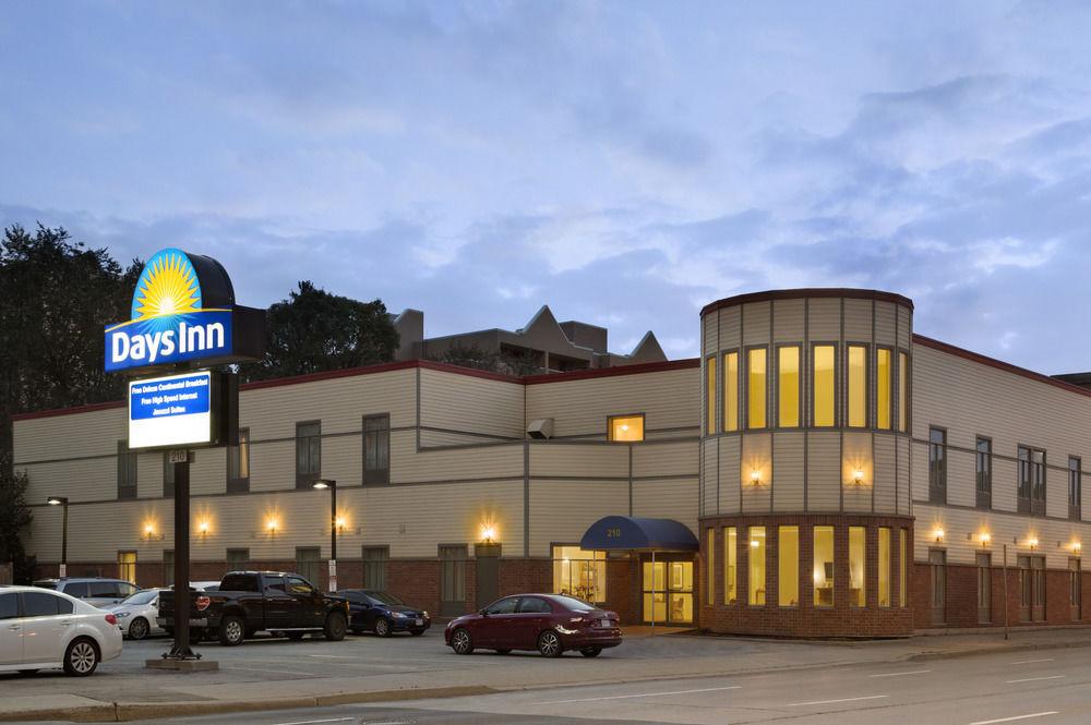 Days Inn By Wyndham Hamilton - Downtown Exterior photo